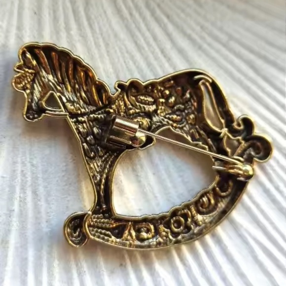 Rocking Horse Vintage Brooch - Picture 11 of 14